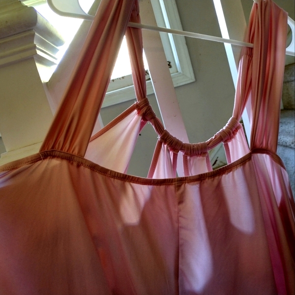 Plus Size keyhole tank top - Picture 5 of 6